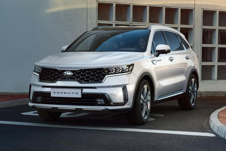 Гибриный кроссовер Kia Sorento встал на конвейер
