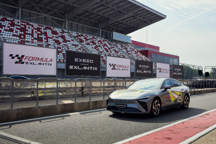 Горячий старт Exeed Exlantix ES на Moscow Raceway