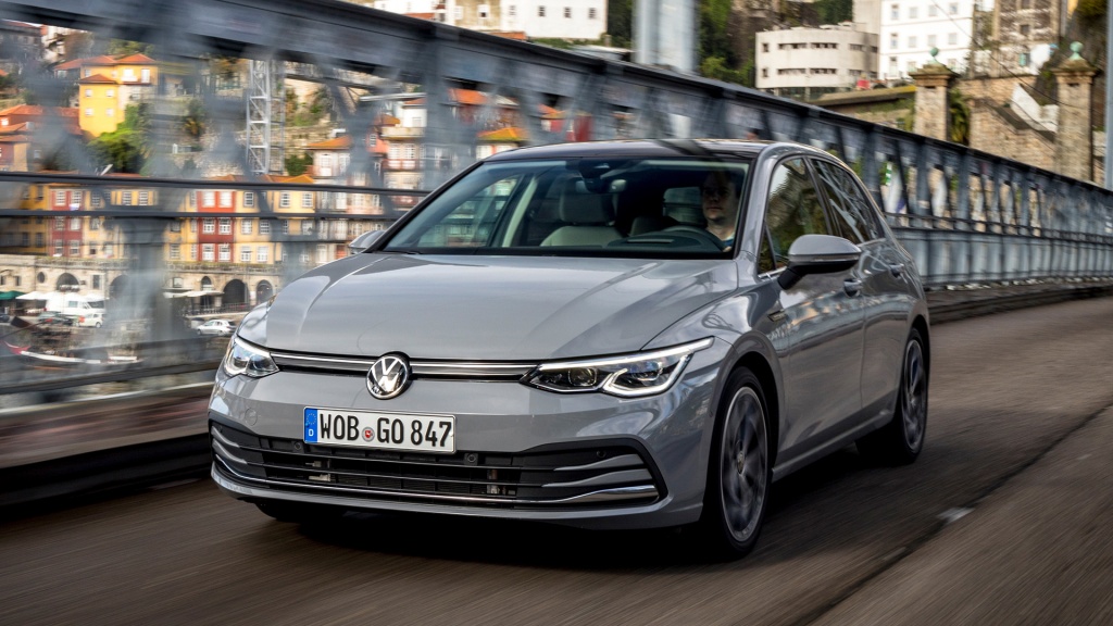 Тест-драйв Volkswagen Golf 2020